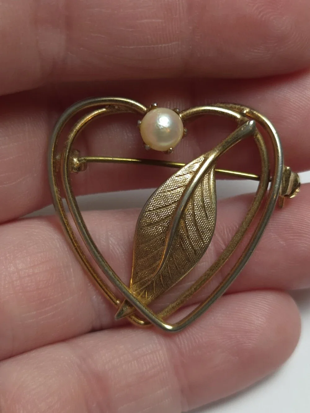 Vintage Gold Plated Genuine Pearl Double Heart & Leaf Brooch